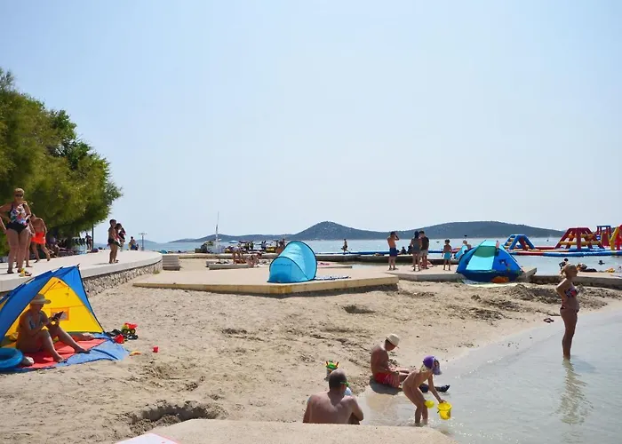 Private Garden アパート *